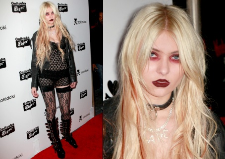 Jenny Humphrey pales in comparison to the now tootrash Momsen Madonna Jenny Humphrey pales in comparison to the now tootrash Momsen Madonna