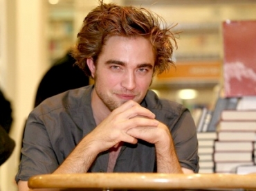 Burberry sans Robert Pattinson