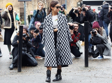 Souliers plats + longueur chaste  = le nouveau mix