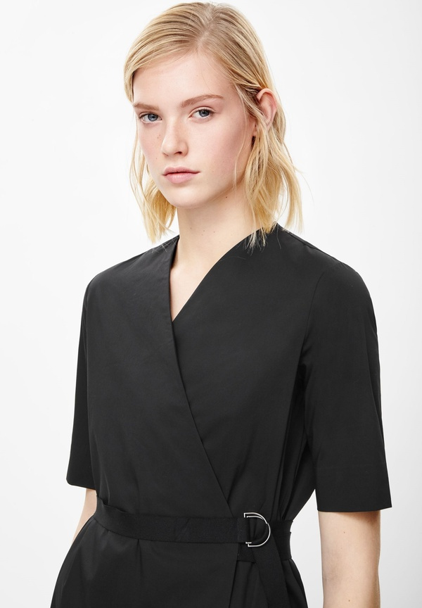 Robe portefeuille noire COS