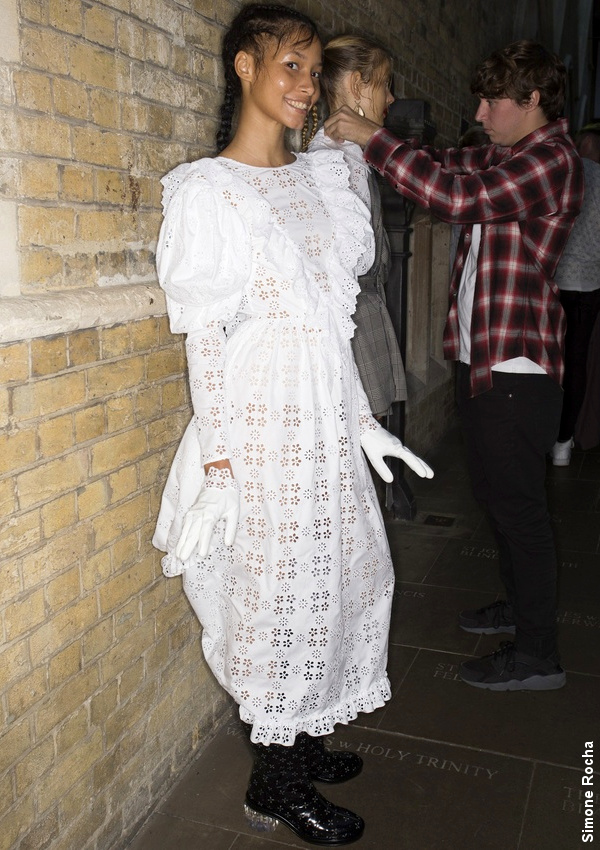 Backstage Simone Rocha