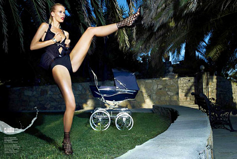 Claudia Schiffer pour V Magazine