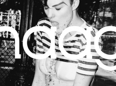 Agyness Deyn lance NAAG