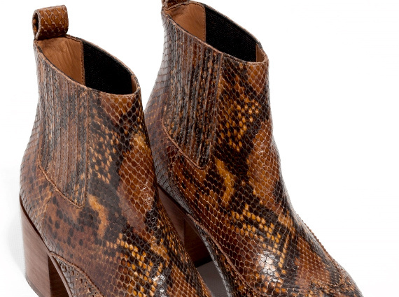 Wanted : une paire de boots effet python