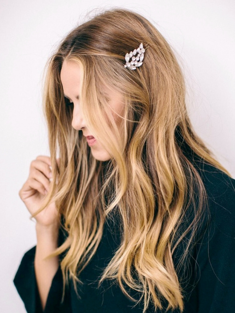 Cet t, on pense  recycler nos broches en bijoux de cheveux