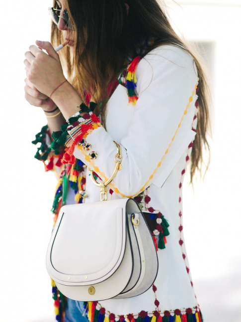 Et si l'on customisait nos blazers blancs ?