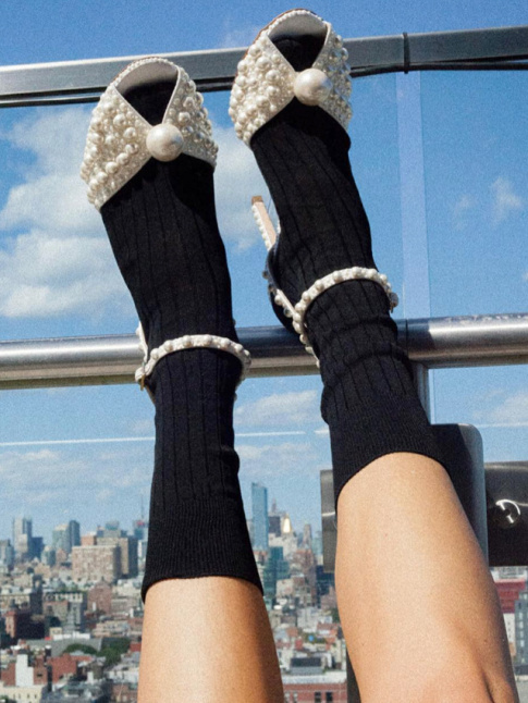 L'automne relance l'ternel dbat : est-il acceptable de porter des chaussettes dans ses sandales ?