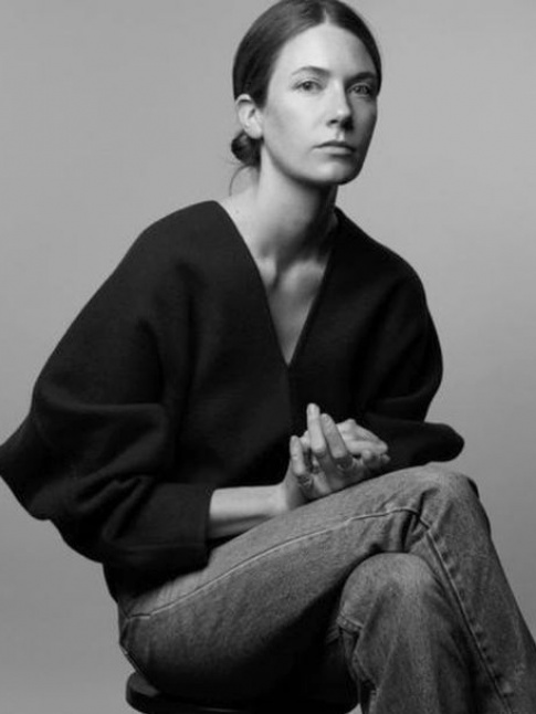 Plus le haut est chic, plus le jean s'impose !