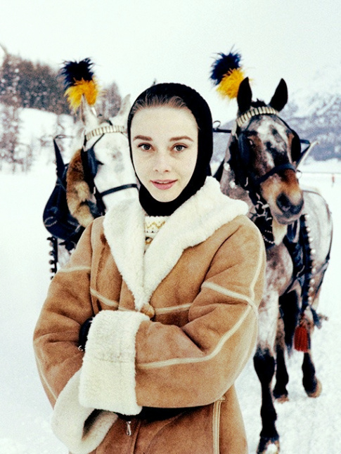En associant cagoule et peau laine, Audrey Hepburn tait sans le savoir une prcurseuse !