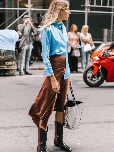 Marron + bleu azur = le bon mix