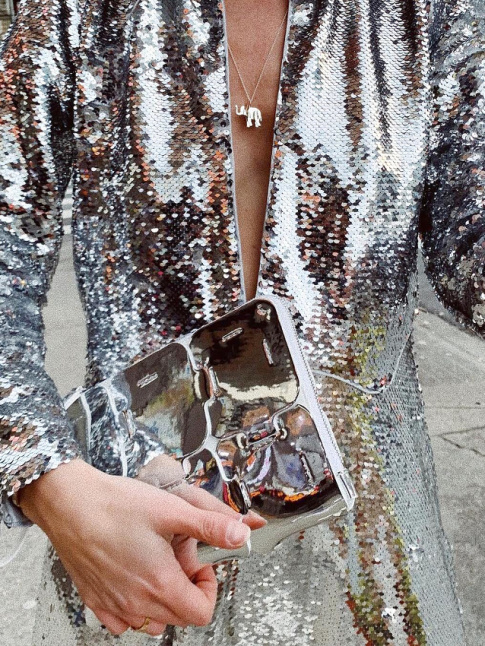 Zip + paillettes = le bon mix