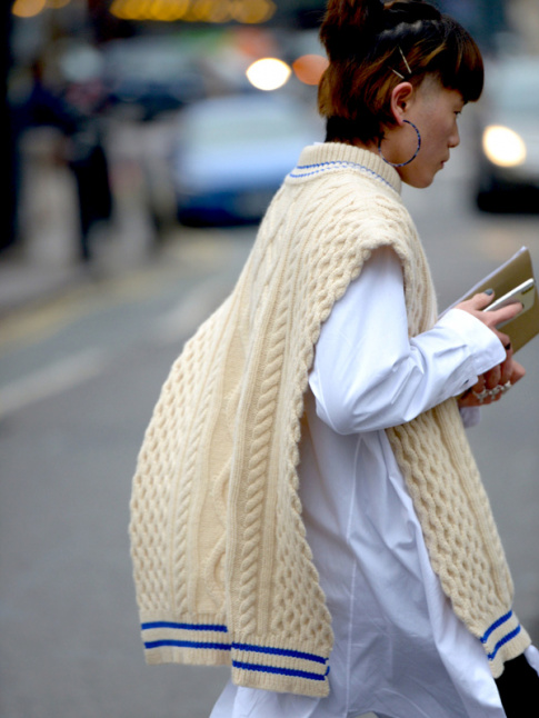 Le poncho-pull irlandais, le nouveau doudou hype ?