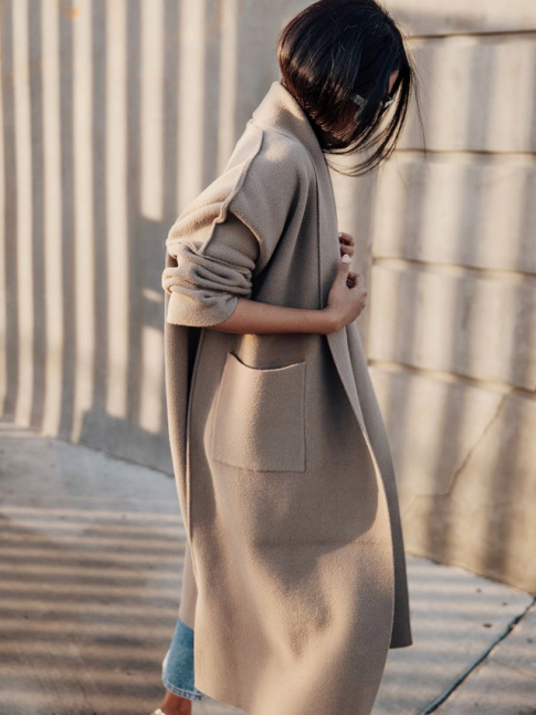 Oui au long cardigan pouvant faire office de manteau !