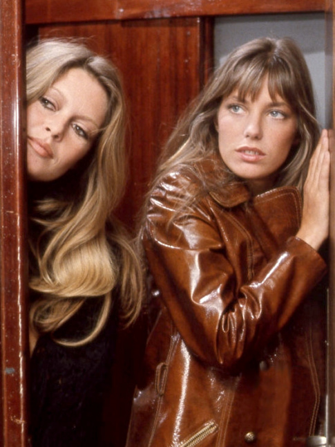 Franges seventies + cuir cir chocolat au lait = le bon mix
