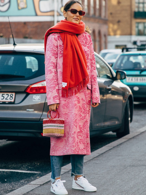 Rouge + rose + jean = le bon mix