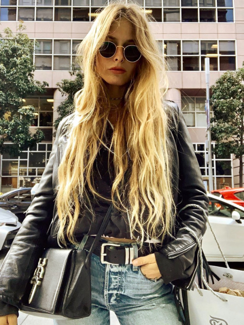 Peut-on avoir les cheveux trop longs ?