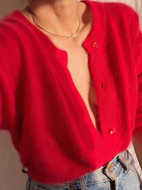Laine mousseuse rouge + jean neige = le bon mix