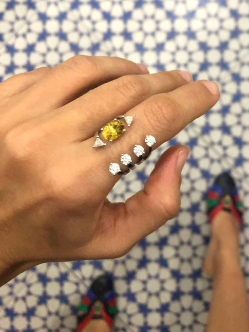 Mlant dlicatesse et design original, cette bague a tout bon !