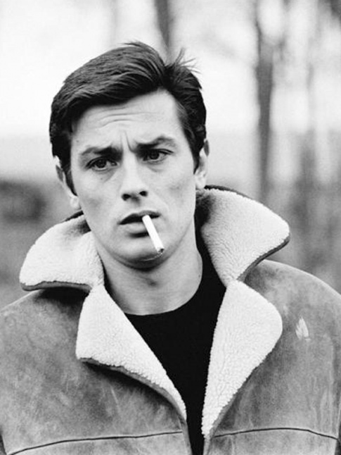 On piquerait bien  Alain Delon son blouson en peau laine !