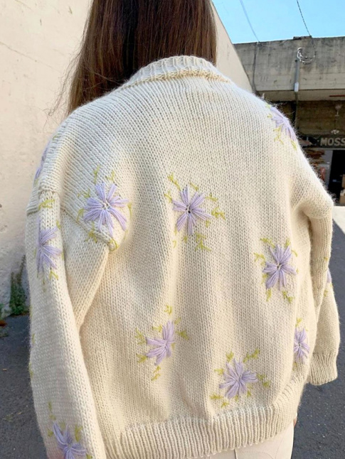 Envie du jour : chiner un pais cardigan et le broder !