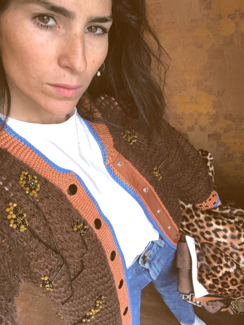 Rien de tel qu'un gilet joliment kitsch pour rveiller le sage duo jean/tee-shirt blanc !