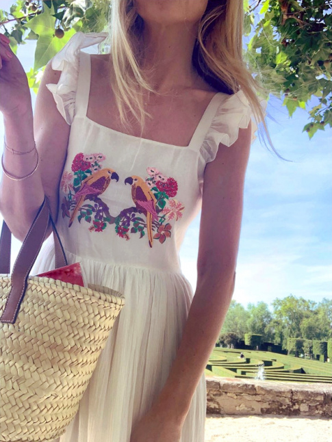 Wanted : une robe blanche estivale dlicieusement brode !