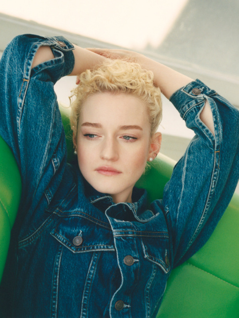 Blouson en jean brut + perles = le bon mix