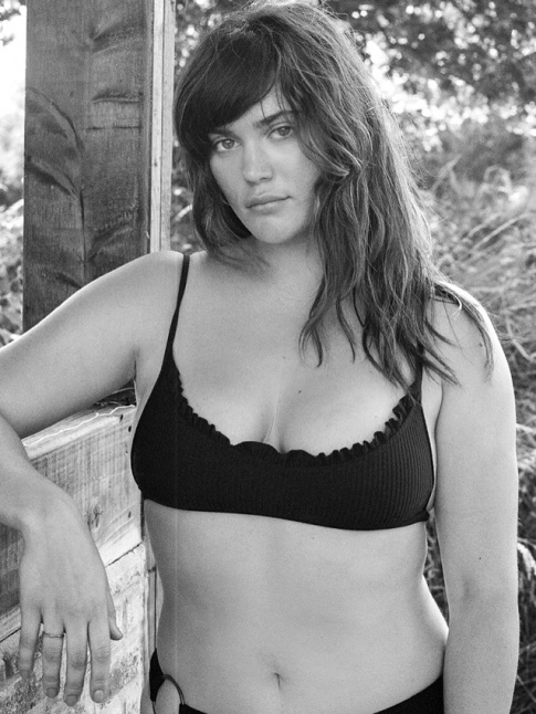 Moue boudeuse + bikini en coton ctel + chevelure coiffe/dcoiffe = le bon mix