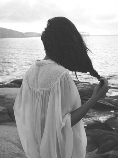 Blouse translucide + bord de mer = le bon mix