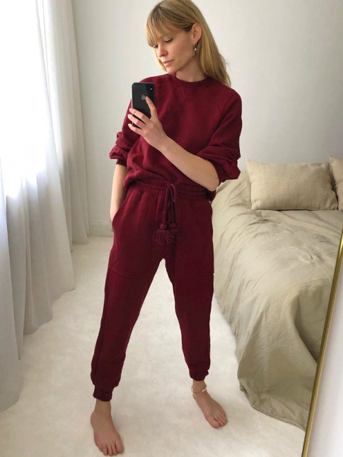 Oui  la version bordeaux du jogging d'intrieur !