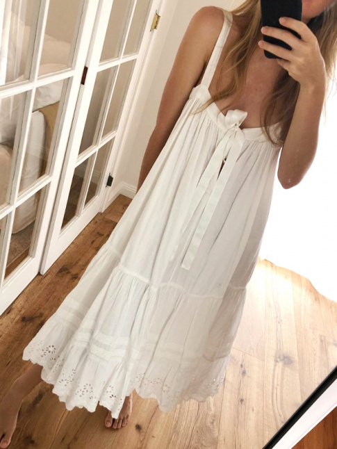 Wanted : une robe blanche  la fracheur aussi dsute qu'estivale