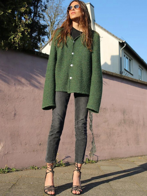 Oui au trio gilet BCBG trop grand/slim court sur la cheville/sandales  talons et fines lanires !