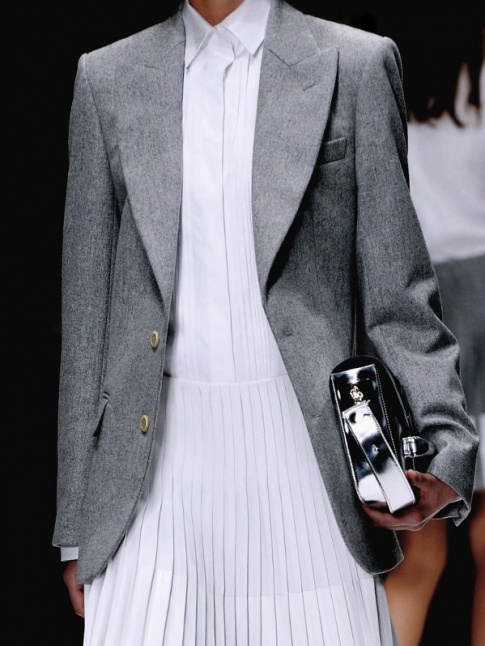 Oui au look de bureau lgrement twist !
