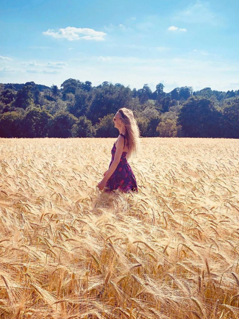 Champ de bl + robe estivale = le bon mix