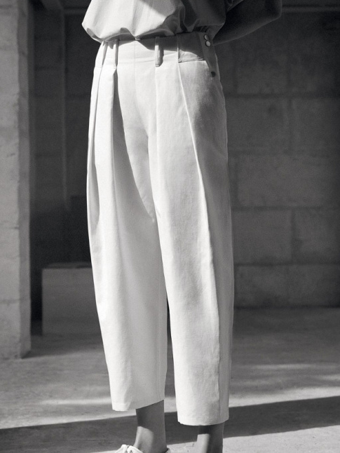 Wanted : un pantalon large blanc  pinces 7/8 !
