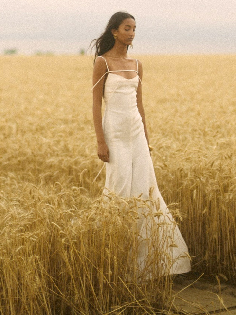 Difficile de faire plus romantique que ce catwalk serpentant au sein d'un champ de bl...