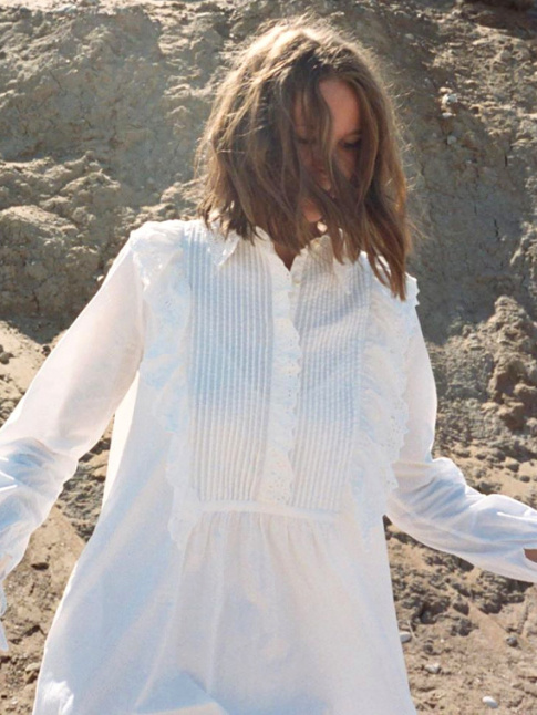 Wanted : une robe blanche aux allures d'ancienne chemise d'homme !