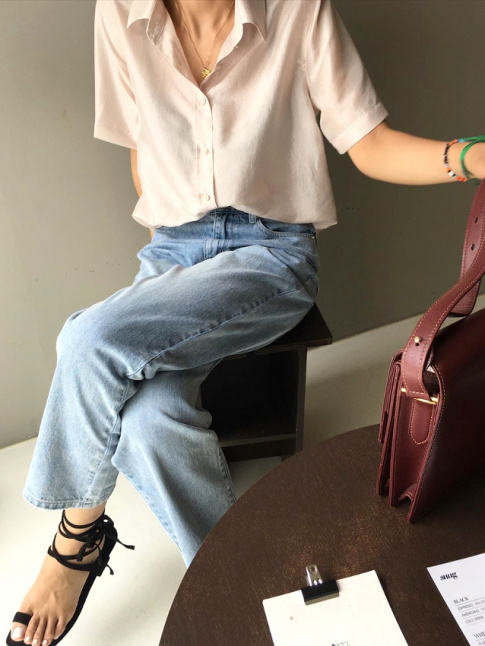 La chemisette lgre et un brin ample : une bonne alternative au tee-shirt !
