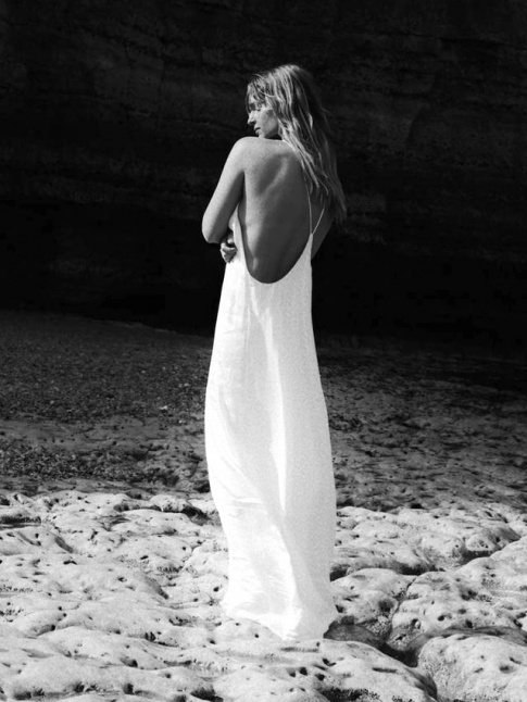 Wanted : une longue et simplissime robe dos nu !
