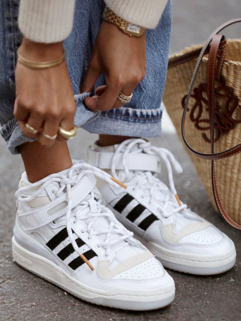 Mlant dgaine rtro, lacets ronds et twist moderne, ces baskets ont tout bon !