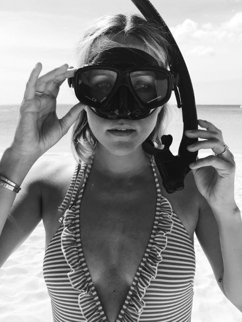 Maillot une pice casual sophistiqu + session de snorkeling = le bon mix