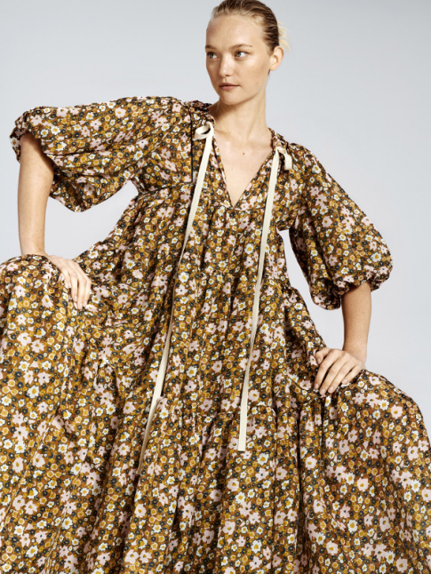 Wanted : une immense robe fleurie !