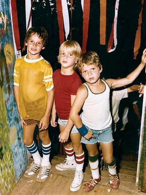 Trs envie de tout piquer  ces mini silhouettes seventies !
