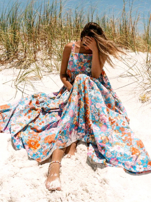 Longue robe de plage + imprim rtro = le bon mix