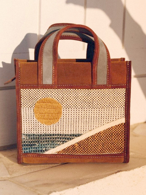 Raphia + broderies = le bon mix