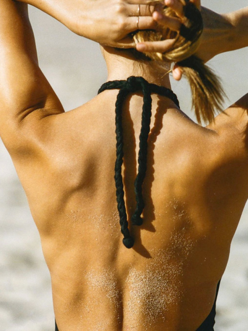 Rien de tel qu'un dtail fort et minimaliste pour doper la dgaine d'un maillot de bain une pice !