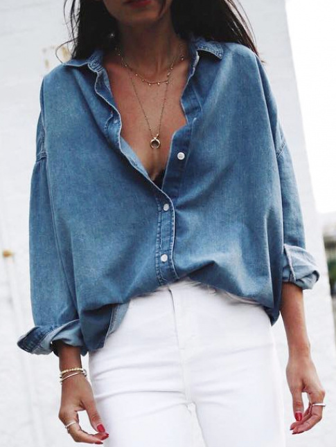 L'absence de poches : l'une des conditions du bien aller de la chemise en jean !