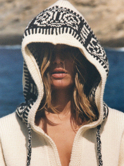 Wanted : un pull  capuche post-baignade !