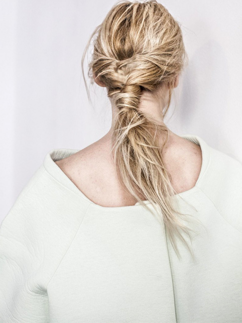 Cheveux froisss + queue de cheval = le bon mix