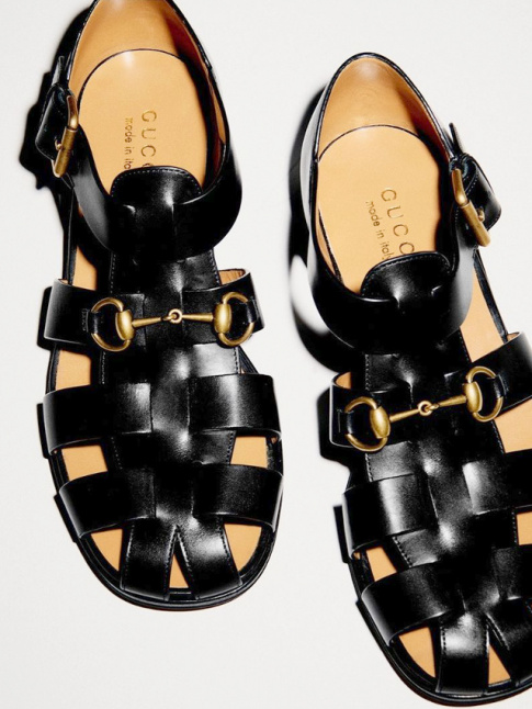 La sandale mduse selon Gucci...